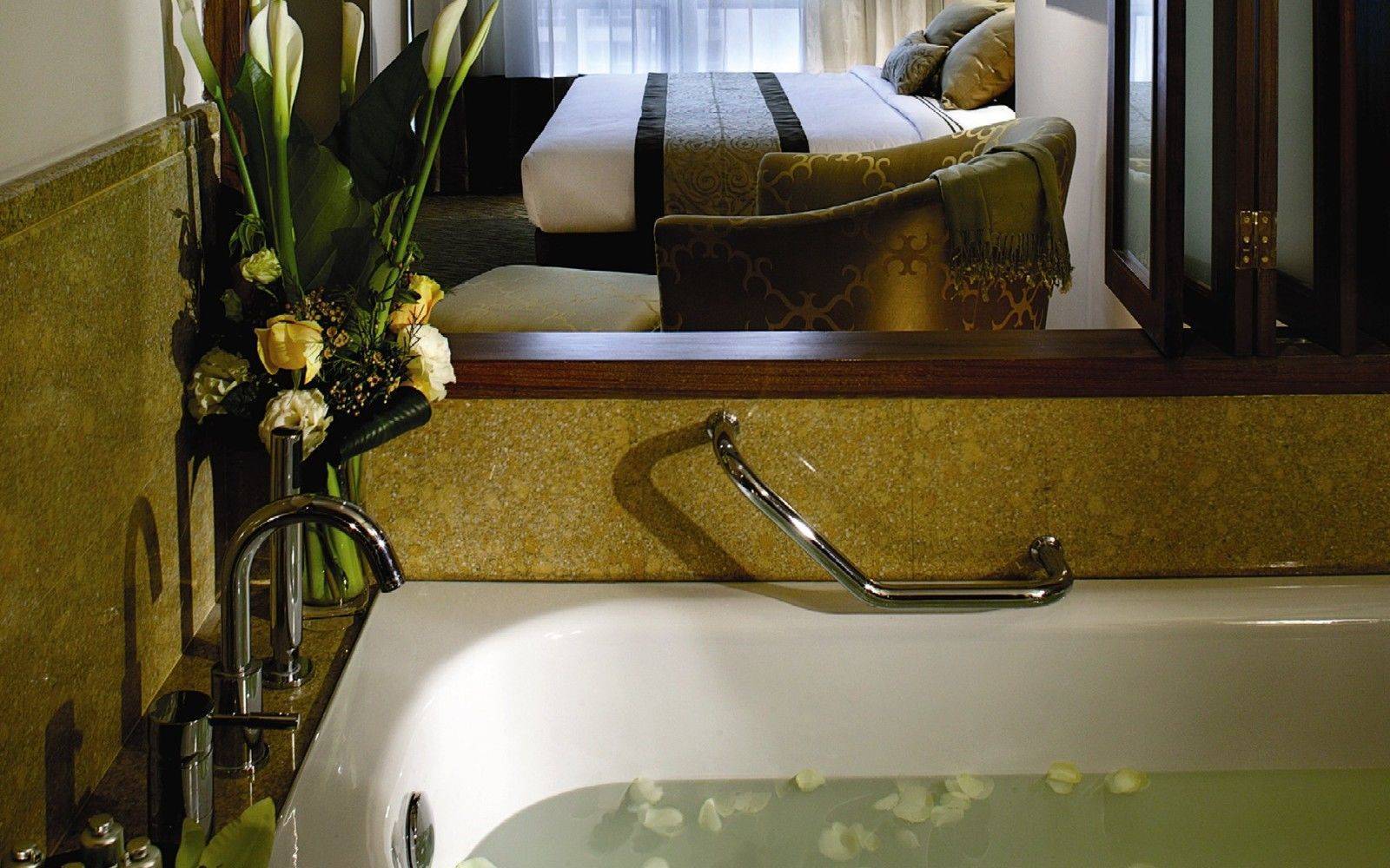 Bathtub in Ascott Sathorn Bangkok