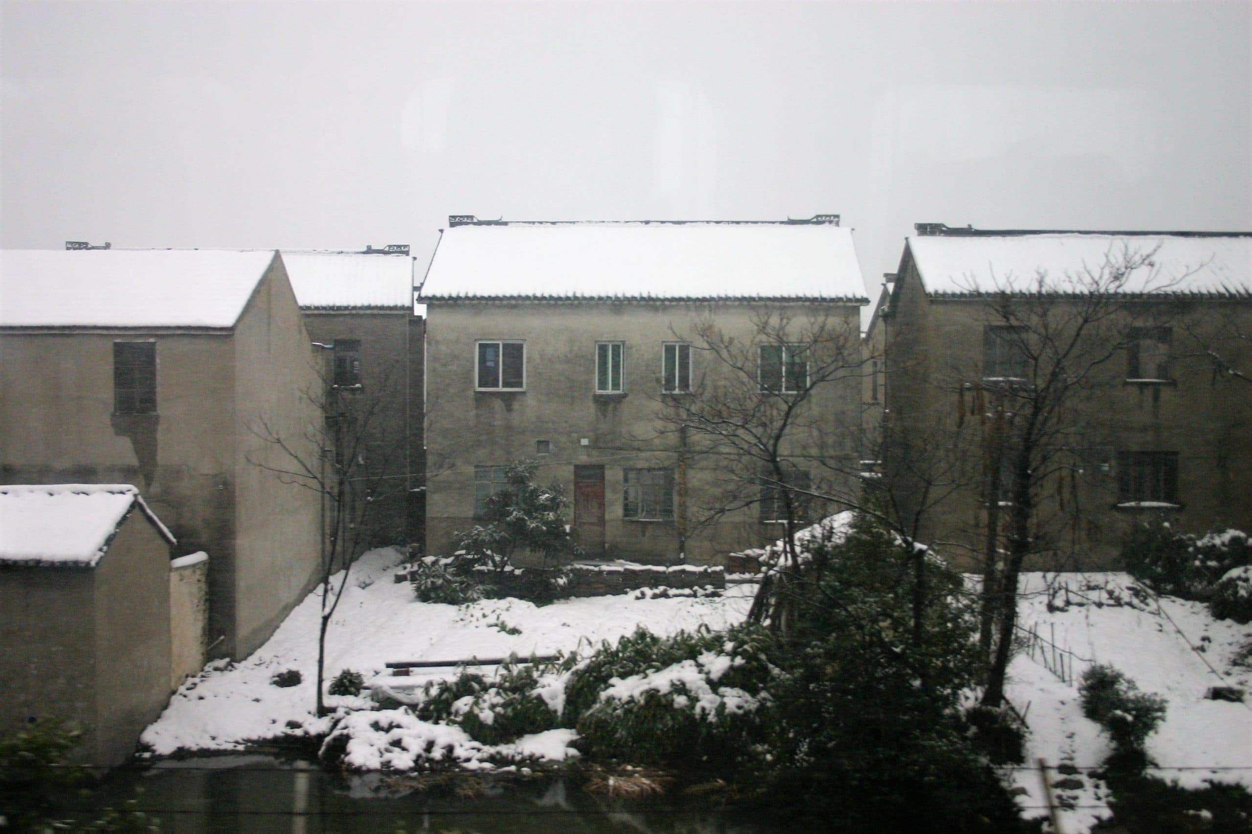 shanghai-suzhou-train-scene-houses