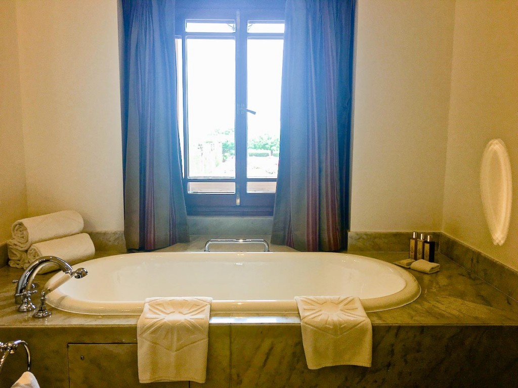 umaid-bhawan-hotel-bath